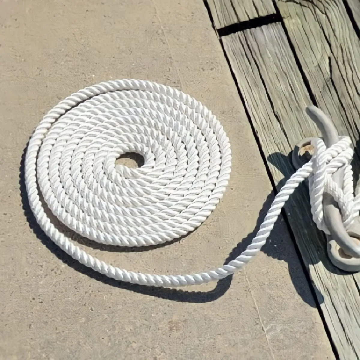 ATERET 1/4" Nylon Rope - 3-Strand Twisted Nylon & Polyester Blended Synthetic Rope - Multipurpose, Lightweight, Weather-Resistant Cord for Outdoor/Indoor Use and DIY Projects (1/4" x 600 Feet)