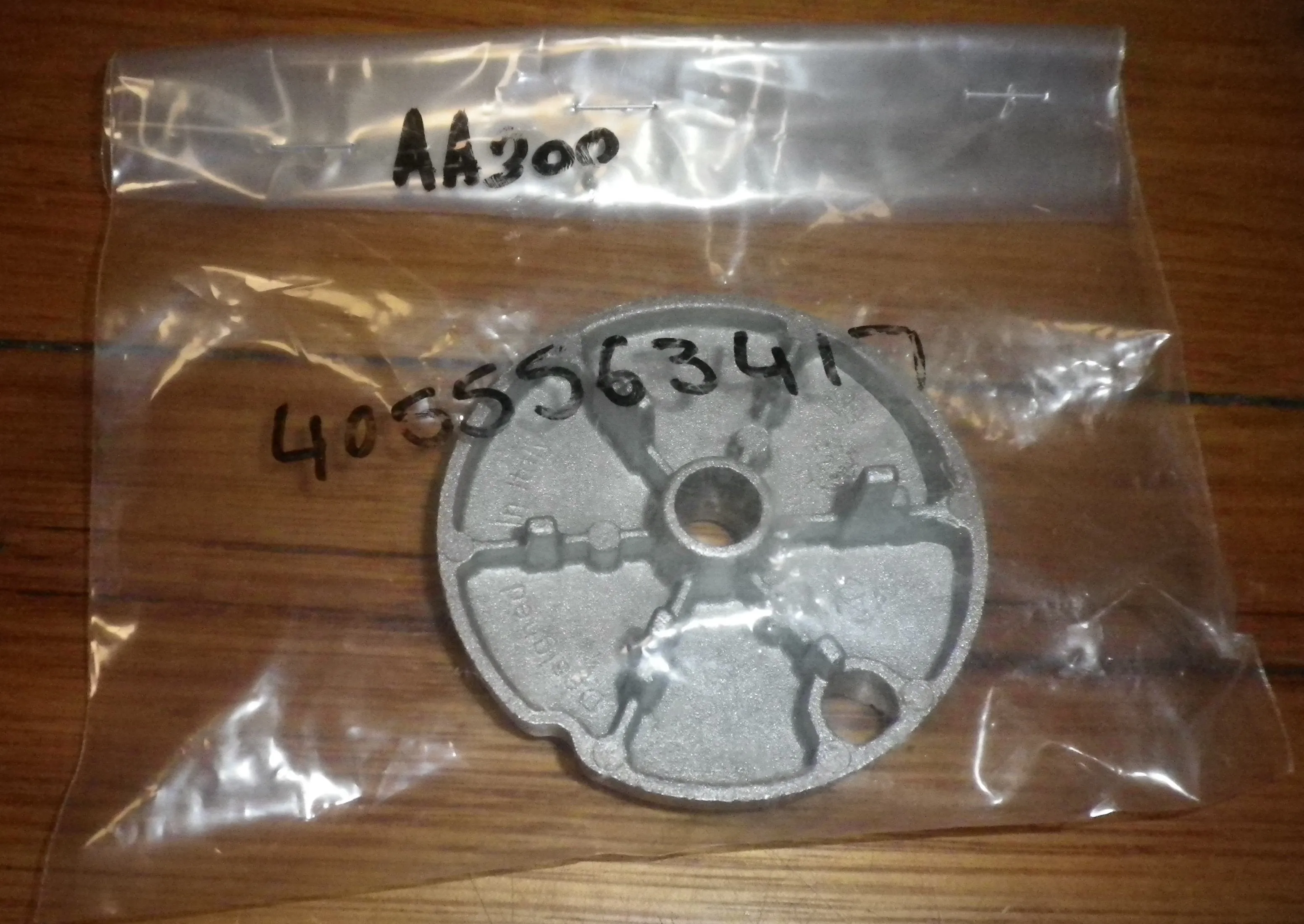 Chef, Westinghouse Gas Stove Medium Distributer / Burner - Part # 4055563417