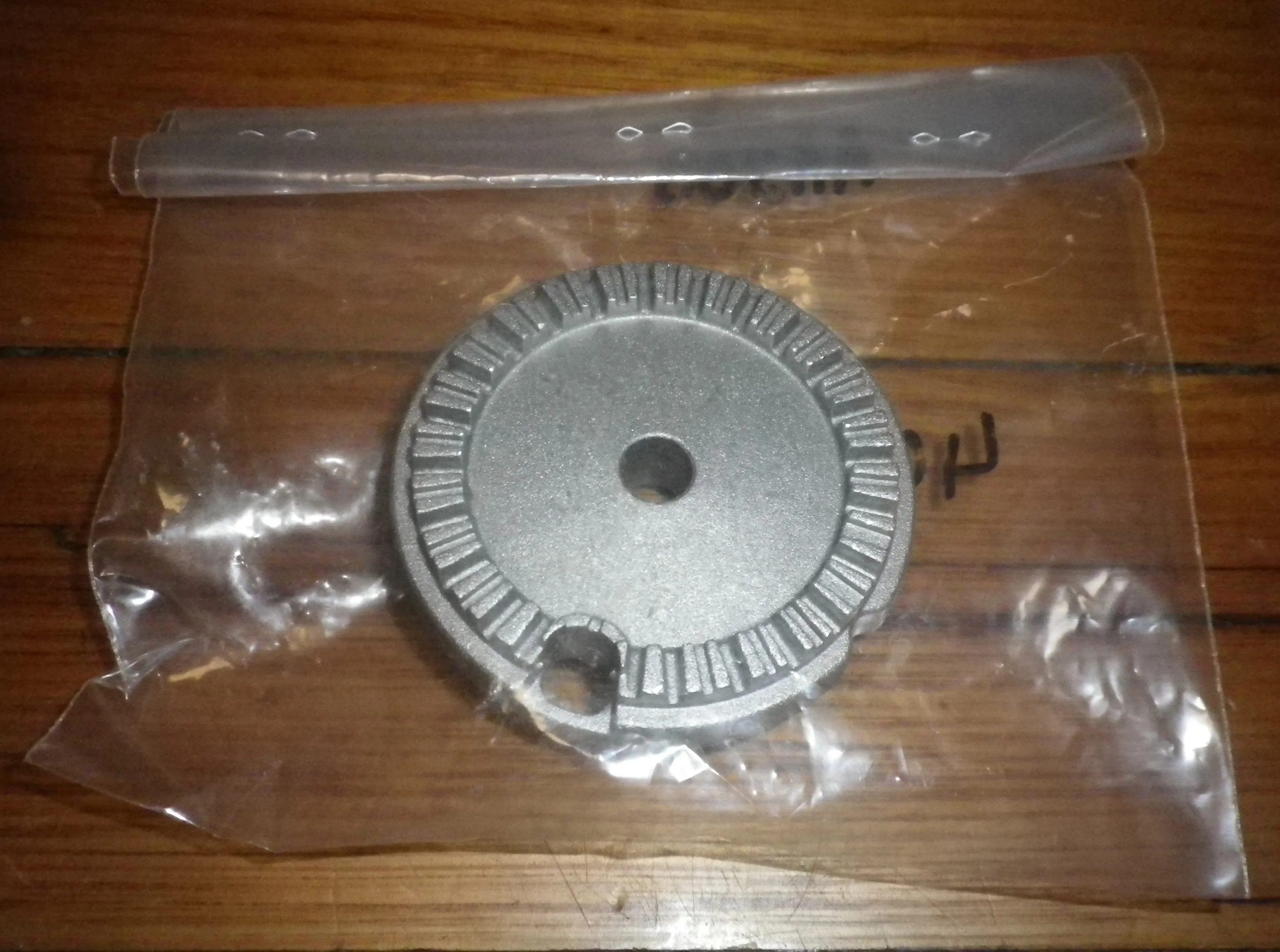 Chef, Westinghouse Gas Stove Medium Distributer / Burner - Part # 4055563417