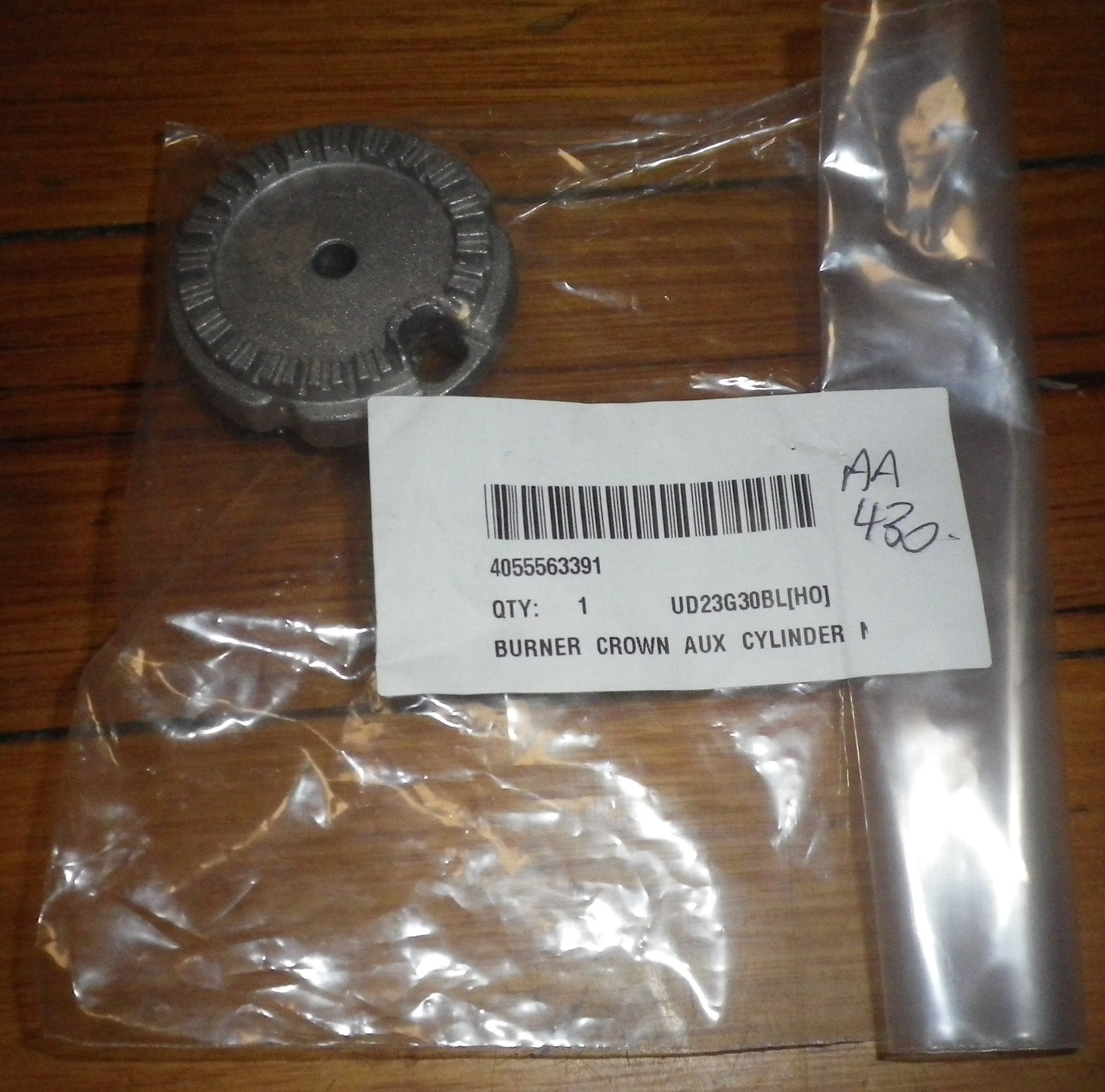 Chef, Westinghouse Gas Stove Small Distributer / Burner - Part # 4055563391
