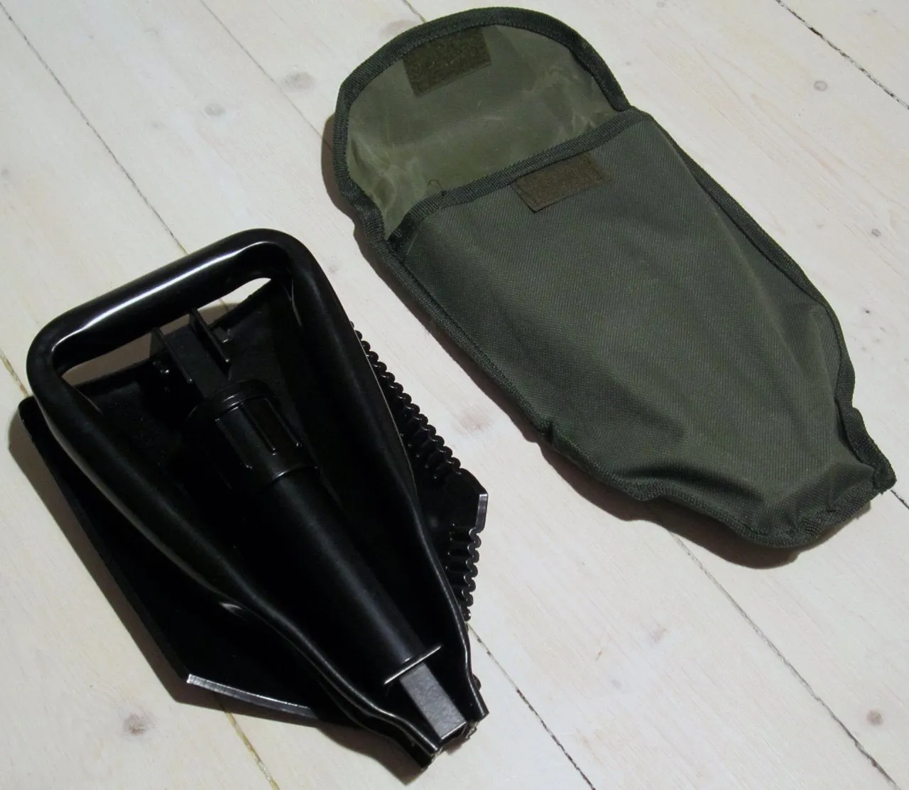 Folding shovel, U.S. model