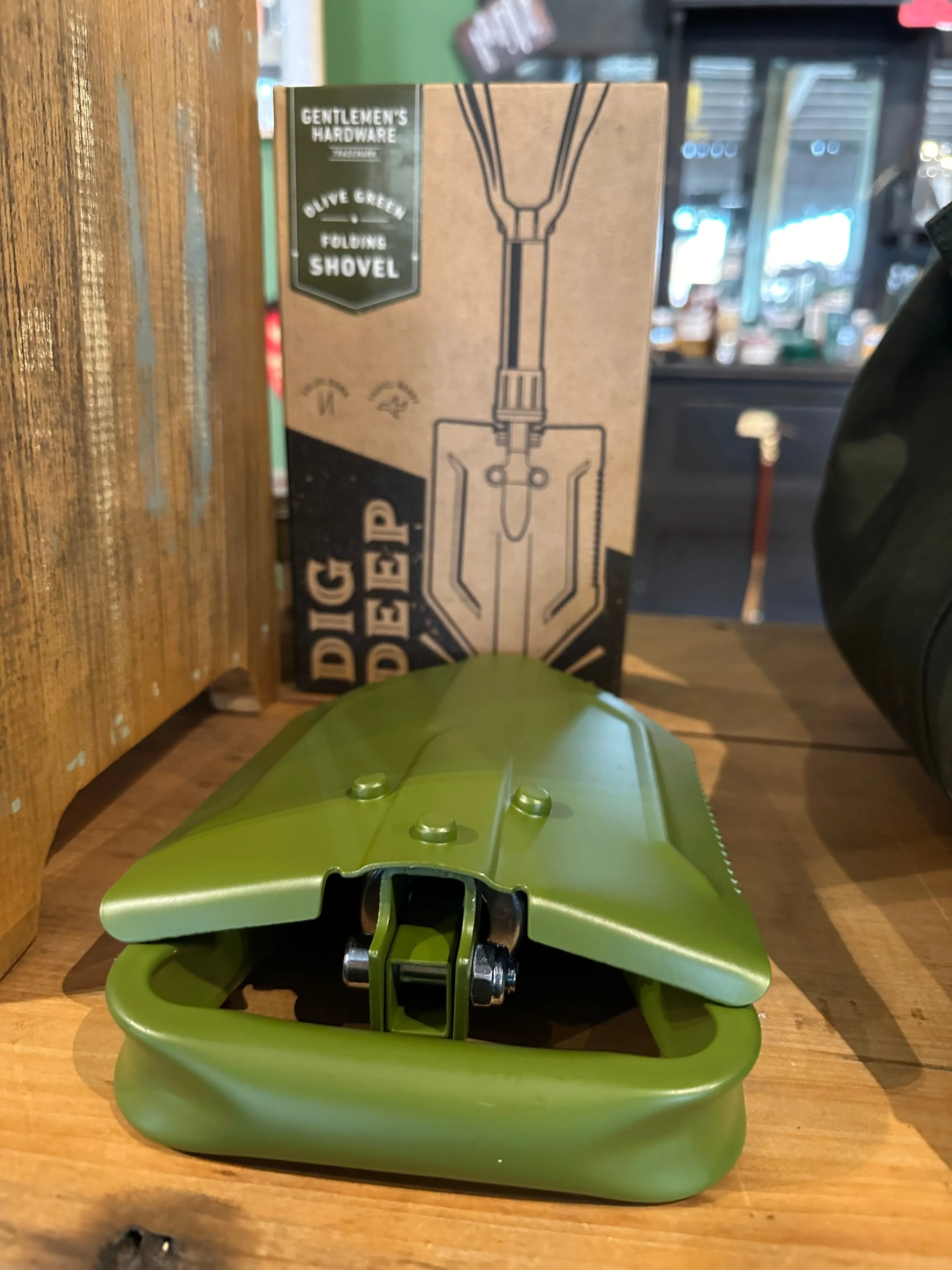 Gentleman’s Hardware SHOVEL