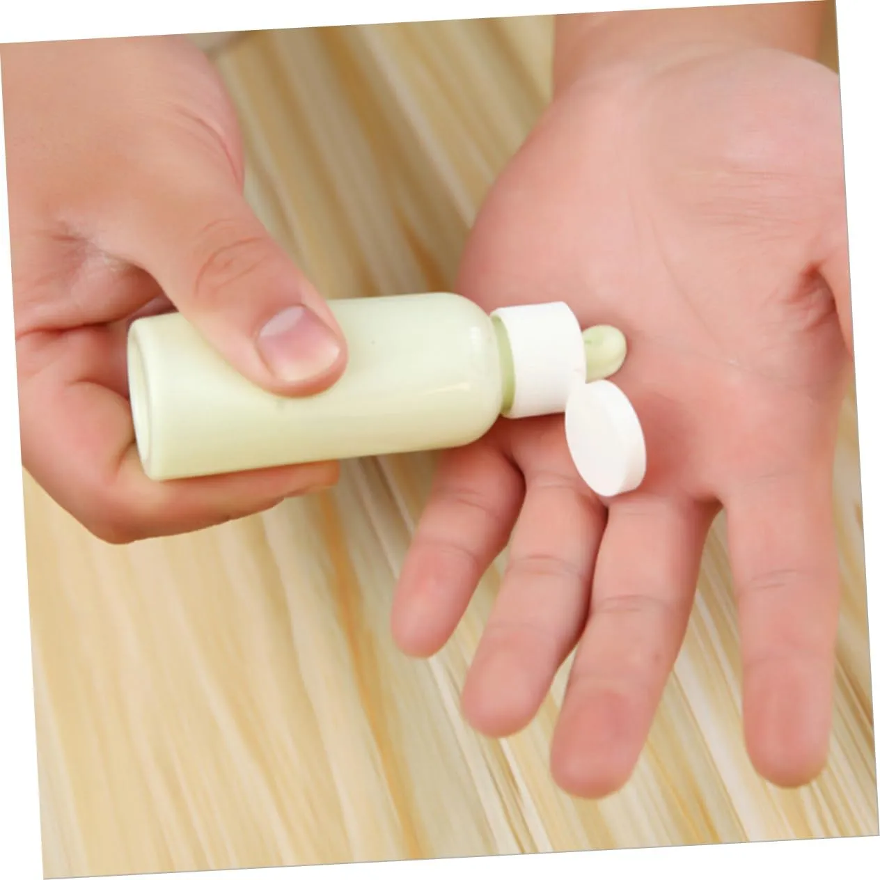 Housoutil Fine Mist Spray Bottle Spray Bottle 18 Pcs Spray Bottles Small Bottles Makeup Samples Travel Containers Toiletries with Cover Bottled