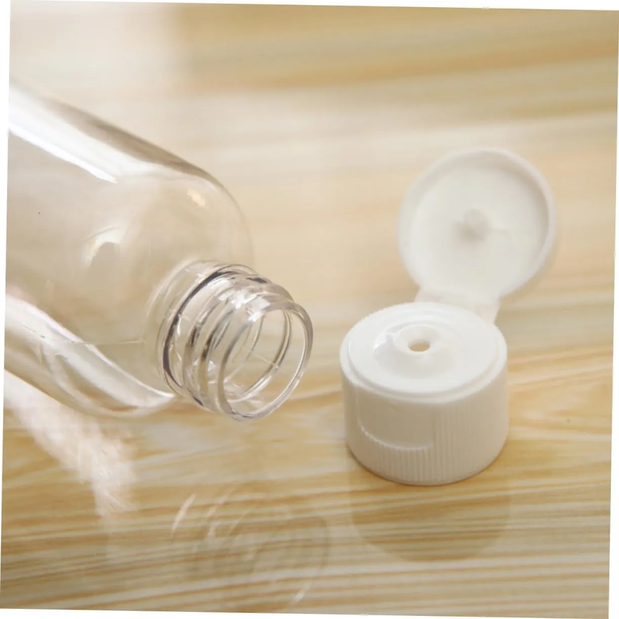 Housoutil Fine Mist Spray Bottle Spray Bottle 18 Pcs Spray Bottles Small Bottles Makeup Samples Travel Containers Toiletries with Cover Bottled