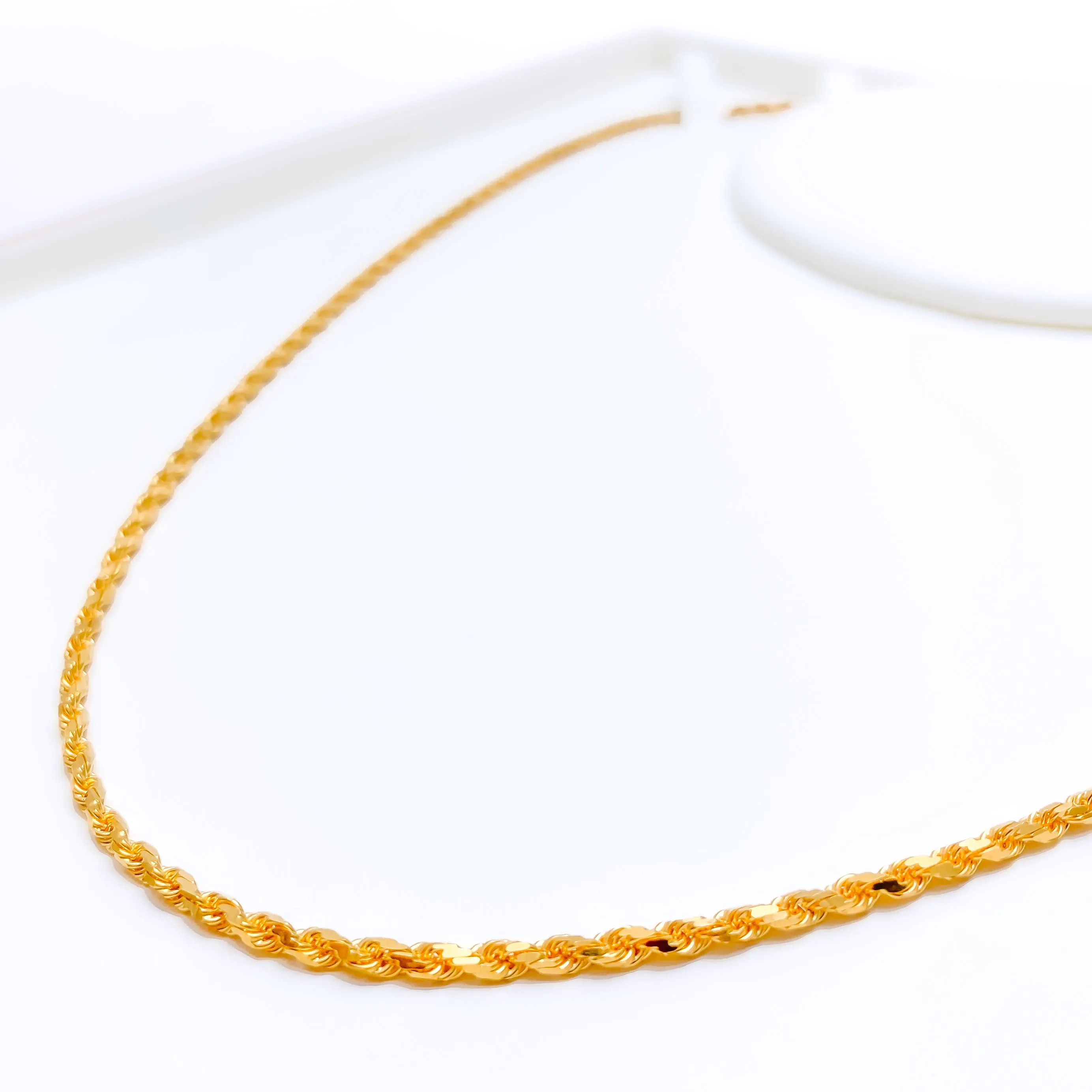 Medium Bold Reflective 22K Gold Rope Chain - 18"