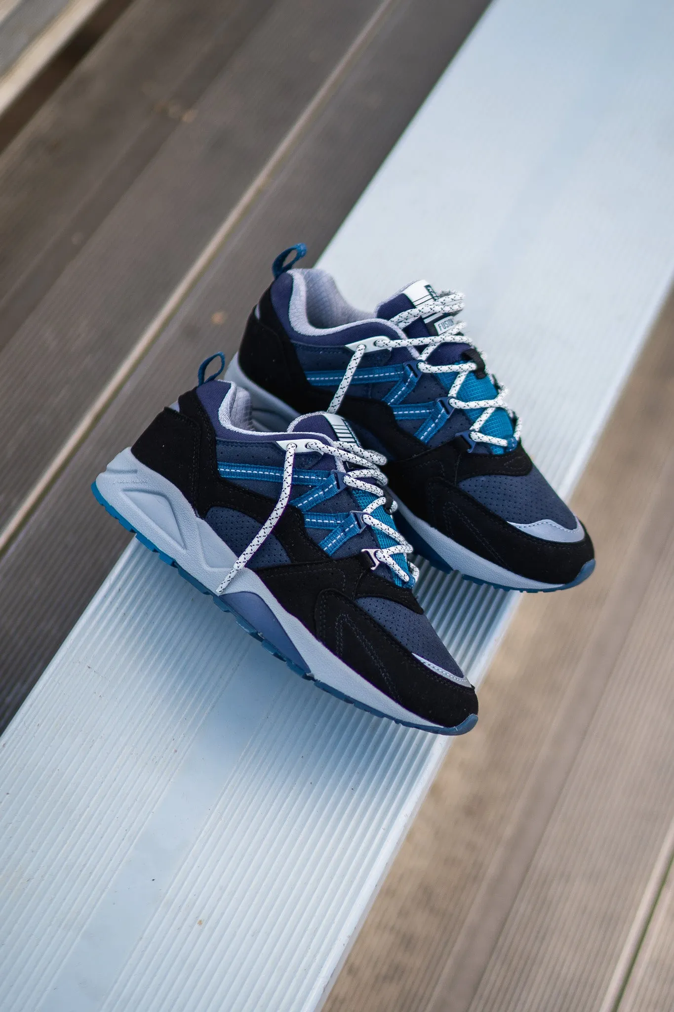 Mens Karhu Fusion 2.0 (Jet Black/Lagoon)