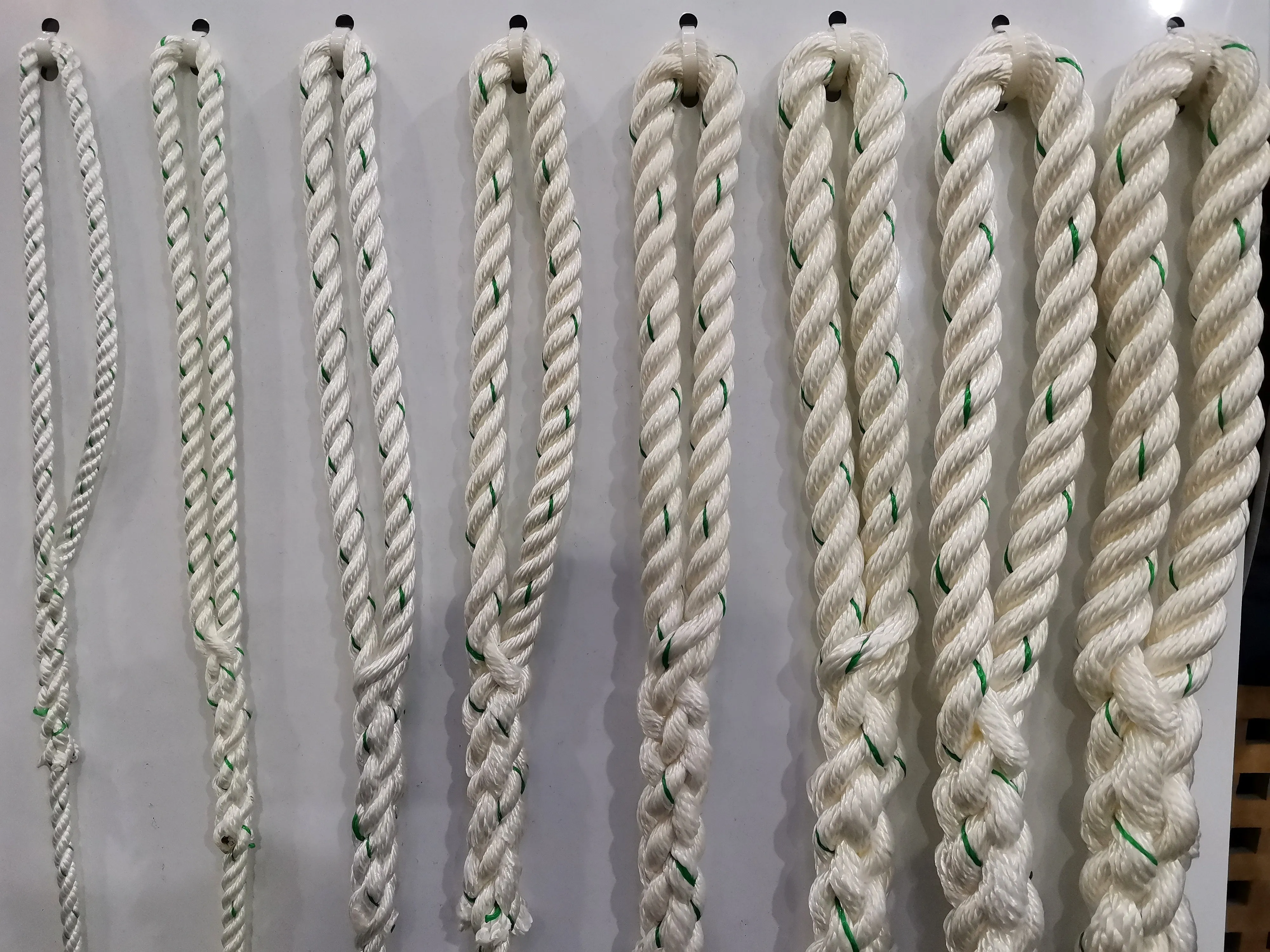 Rope - Nylon 3 strand (13 sizes) anchoring