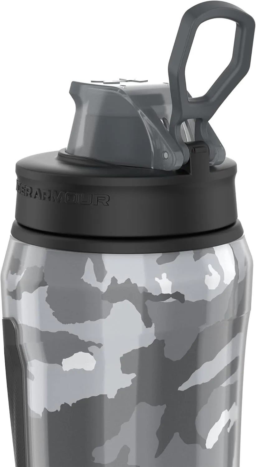 Under Armour UA 28oz Insulated Playmaker Squeeze Steel Camo OSFA
