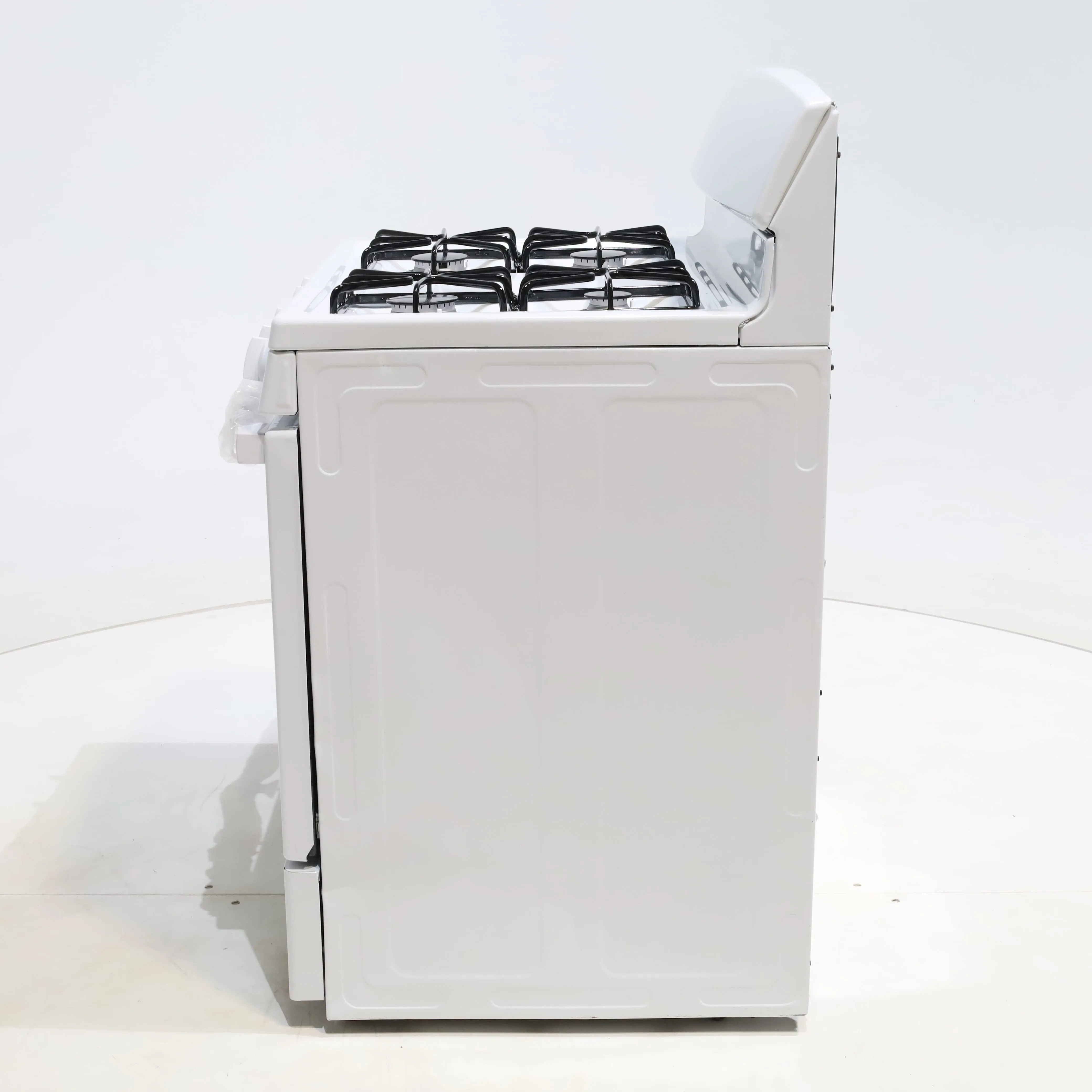 White Hotpoint 4.8 cu. ft. 4 Burner Freestanding Gas Range with Broiler Drawer - Scratch & Dent - Minor